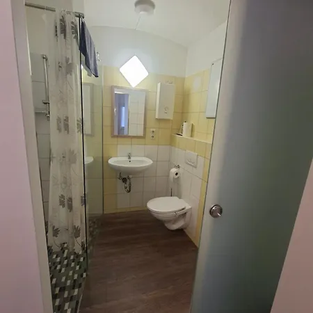 Apartment 公寓 *